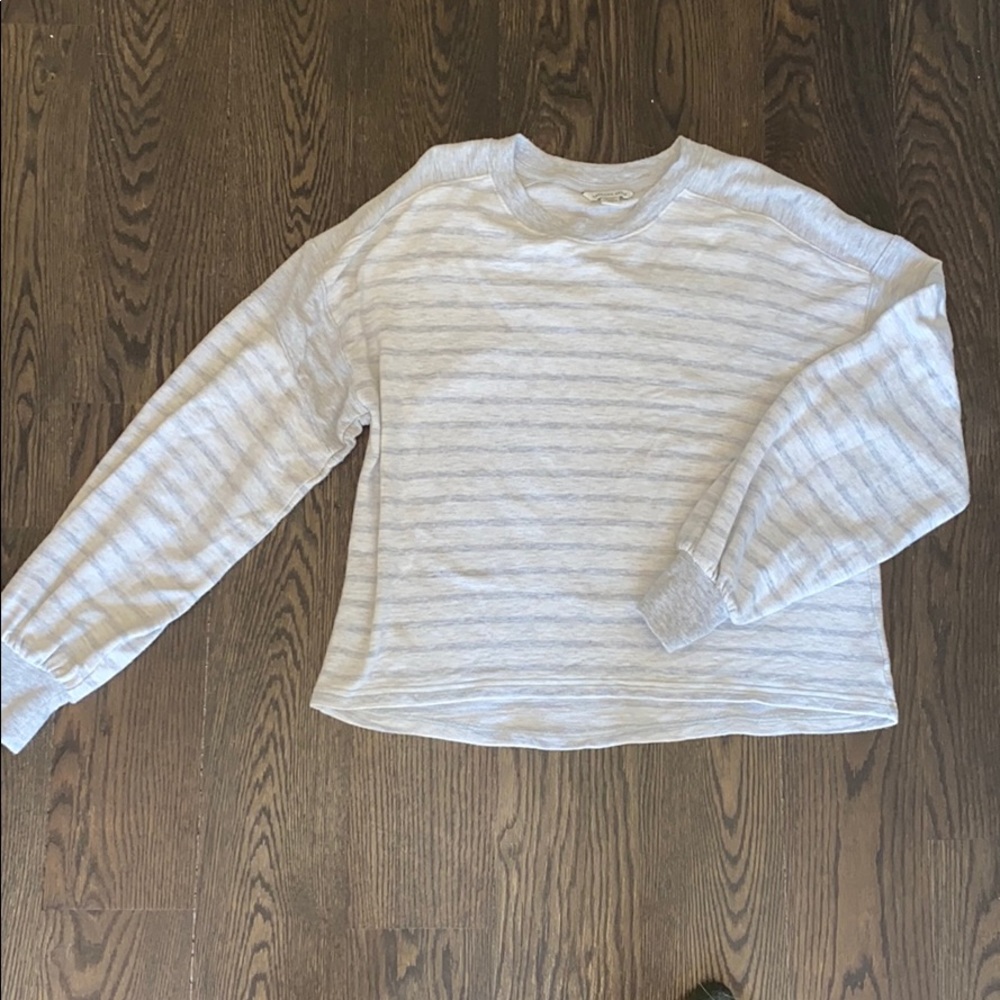 American Eagle top size small